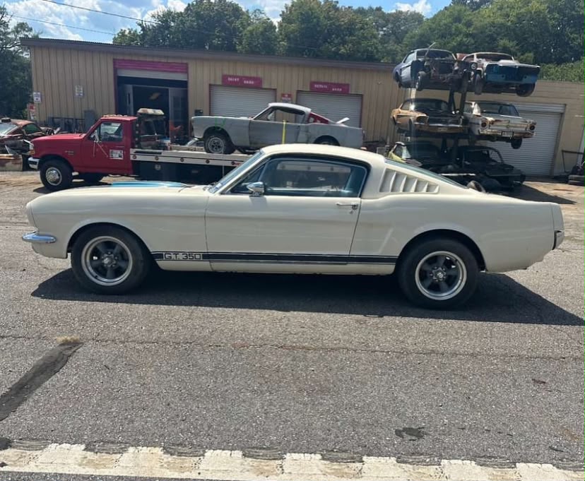 1966 Ford Mustang Fastback Restomod - 351w with AC!